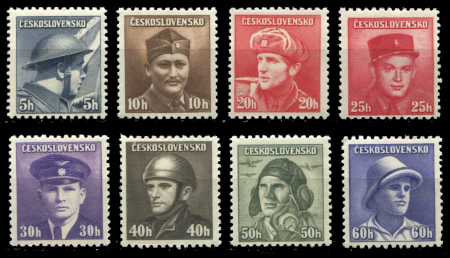 Чехословакия 1945 г. • SC# 272-9 • 5 - 60 h. • Герои войны • портреты • MNH OG XF