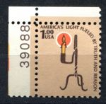 США 1975-1981 гг. • Sc# 1610 • $1 • артефакты • стандарт pl. No • MNH OG XF+