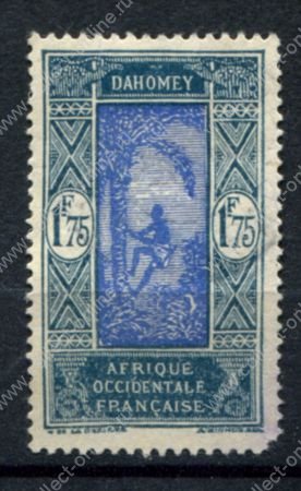 Дагомея 1927-1939 г. • Iv# 94 • 1.25 fr. • сборщик бананов на пальме • Used F ( кат. - €7 )
