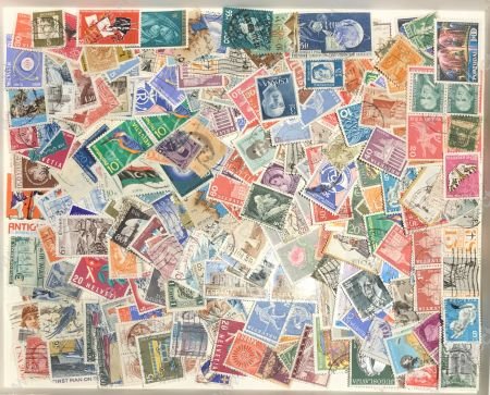 250+ старых и старинных, иностранных марок из коробки • Used F-VF