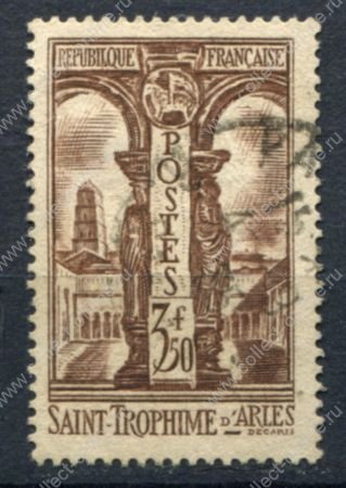 Франция 1935 г. Sc# 302 • 3.50 fr. • Собор Святого Трофима в Арле • Used VF ( кат. - $4 )