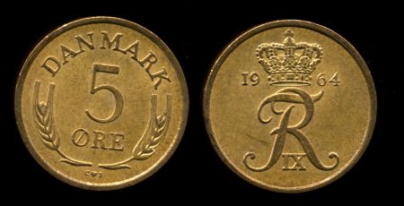 Дания 1964 г. • KM# 848.1 • 5 эре • королевская монограмма • регулярный выпуск • MS BU