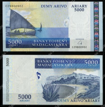 Мадагаскар 2009 г. • P# 91b • 5000 ариари • парусные лодки • пляж • регулярный выпуск • UNC пресс ( кат. - $ 12,5 )