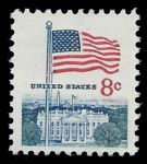 США 1968 г.(1970-1971) • Sc# 1338F • 8 c. • флаг • стандарт • MNH OG XF