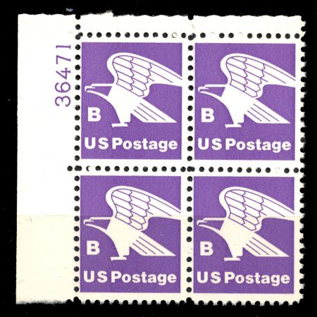 США 1981 г. • SC# 1818 • B(18 c.) • американский орел • стандарт • кв. блок • MNH OG VF