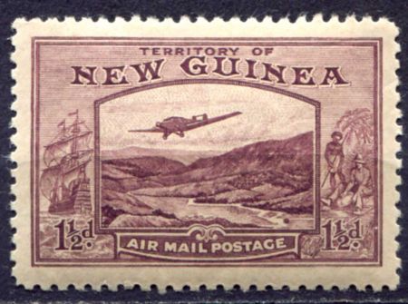 Новая Гвинея 1939 г. • Gb# 214 • 1 ½ d. • самолет над долиной реки, фрегат • авиапочта • MH OG VF ( кат.- £ 5 )