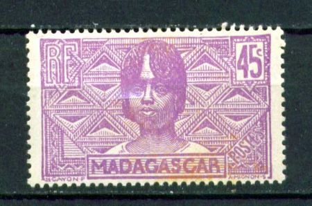 Мадагаскар 1930 - 1938 гг. • Iv# 171 • 30 c. • осн. выпуск • девушка народа бецилео • MNH OG VF