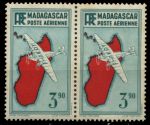 Мадагаскар 1941 г. • Iv# A19 • 3.90 fr. • самолет над картой острова • 2-й выпуск • авиапочта • пара • MNH OG* XF