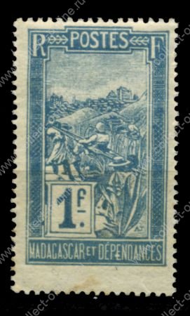 Мадагаскар 1922 - 1926 гг. • Iv# 143 • 1 fr. • осн. выпуск • путешественник в кресле-носилках • MNH OG* VF ( кат. - €2 )