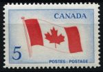 Канада 1965 г. • SC# 439 • 5 c. • флаг Канады • MNH OG VF