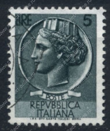 Италия 1955-58 гг. SC# 674 • 5 L. • "Италия", аверс древней монеты Сиракуз • стандарт • Used F - VF