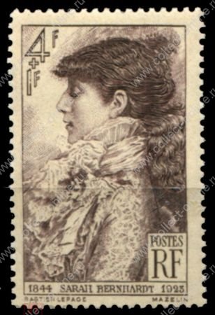 Франция 1945 г. • Iv# 738 • 4+1.fr. • Сара Бернар • MNH OG VF
