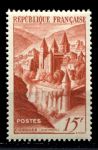 Франция 1947 г. • iv# 792 • 15 fr. • Архитектура • Аббатство Конк, Авейроне • MNH OG VF