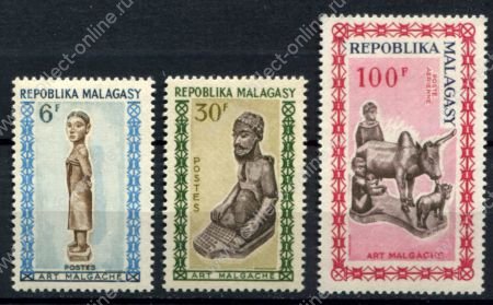 Мадагаскар 1964 г. • Mi# 523-525 • 6 - 100 fr. • традиционное искусство • полн. серия • MNH OG VF