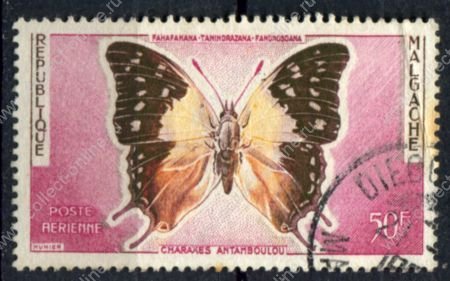 Мадагаскар 1960 г. • Mi# 457 • 50 fr. • Природа острова • бабочка • Used F-VF