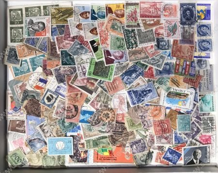150+ марок мира из коробки • Used