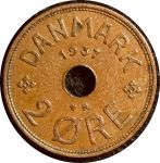 Дания 1937 г. KM# 827.2 • 2 эре • королевская монограмма • регулярный выпуск • XF+