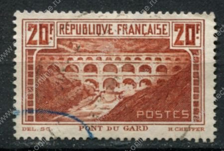 Франция 1929-1933 гг. • Sc# 253 • 20 fr. • Древнеримский Акведук Пон-дю-Гар (тип I) • Used VF ( кат. - $35 )