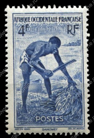 Французская Западная Африка 1947 г. • Iv# 36 • 4 fr. • осн. выпуск • рубка пальмовых листьев • MH OG VF