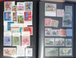Коллекция чистых марок в мини-альбоме • 300 марок + 2 блока • MNH
