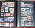 Коллекция чистых марок в мини-альбоме • 300 марок + 2 блока • MNH