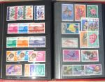 Коллекция чистых марок в мини-альбоме • 300 марок + 2 блока • MNH