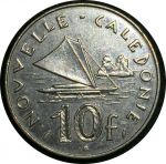 Новая Каледония 1986 г. • KM# 11 • 10 франков • каноэ • регулярный выпуск • AU+