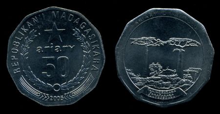 Мадагаскар 2005 г. • KM# 25.2 • 50 ариари • улица баобабов • регулярный выпуск • MS BU ( кат.- $8,00 )