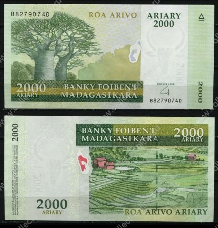Мадагаскар 2009 г. • P# 90b • 2000 ариари • баобабы • террасированная ферма • регулярный выпуск • UNC пресс ( кат. - $ 7 )