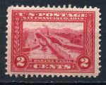 США 1913 г. • Sc# 398 • 2 c. • Выставка "Панама-Тихий Океан" • корабли в канале • перф. 12 • MH OG F-VF ( кат. - $20 )