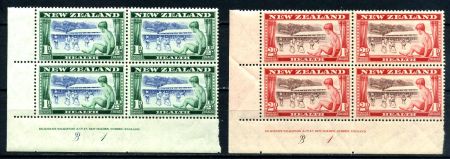 НОВАЯ ЗЕЛАНДИЯ 1948г. SC# B32-3 ДЕТИ MNH OG XF кв. блоки