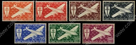 Мадагаскар 1943 г. • Iv# A55-61 • 1 - 100 fr. • самолет над океанскими волнами • общий выпуск • авиапочта • полн. серия • MNH OG* VF