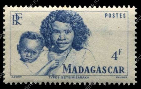 Мадагаскар 1946 г. • Iv# 312 • 4 fr. • осн. выпуск • представители народа  Бецимисарака • MNH OG VF